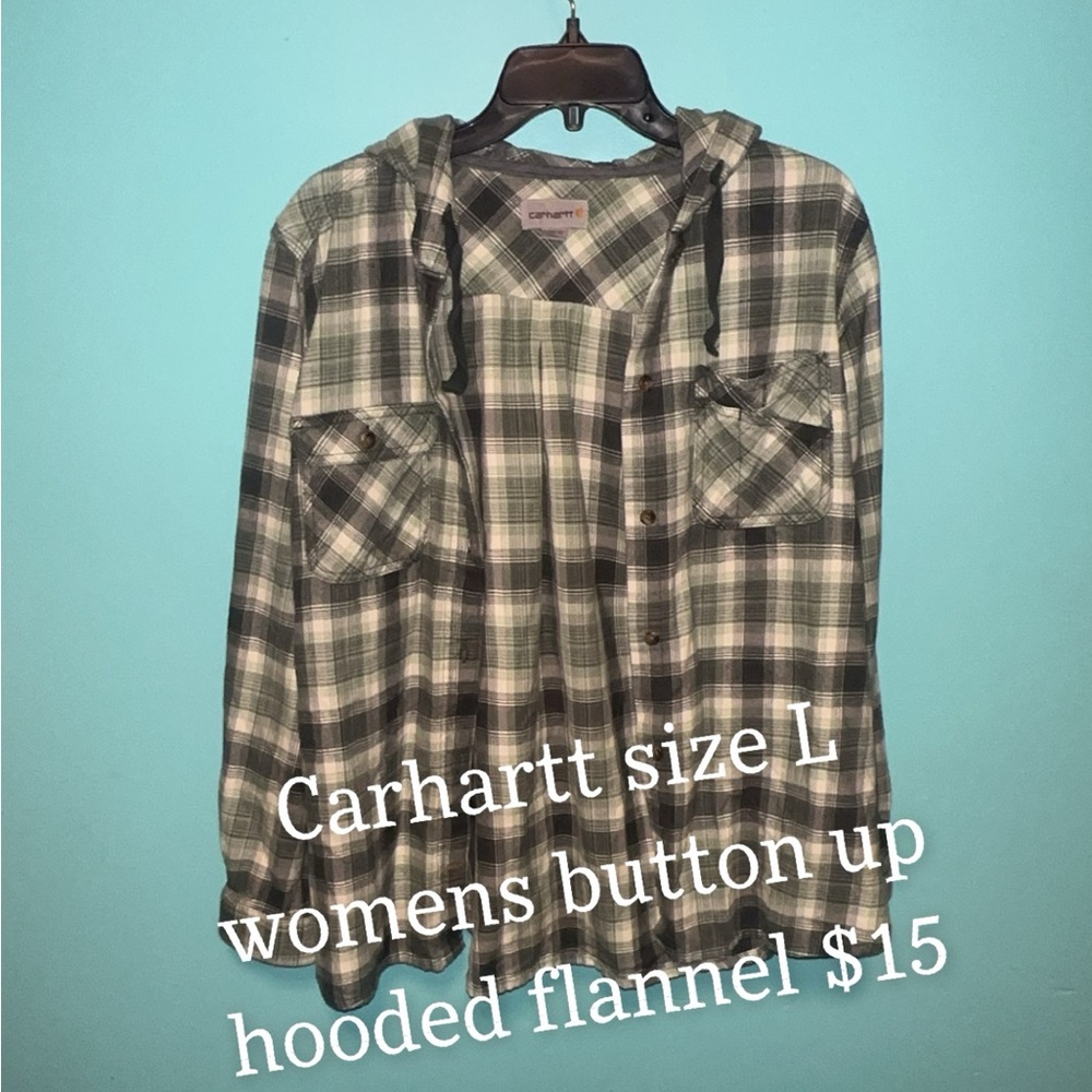 Women’s Carhartt button up flannel with hood